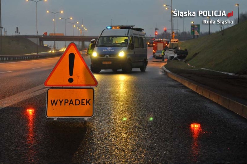 Wypadek na DTŚ w Rudzie Śląskiej: Dachował samochód dostawczy