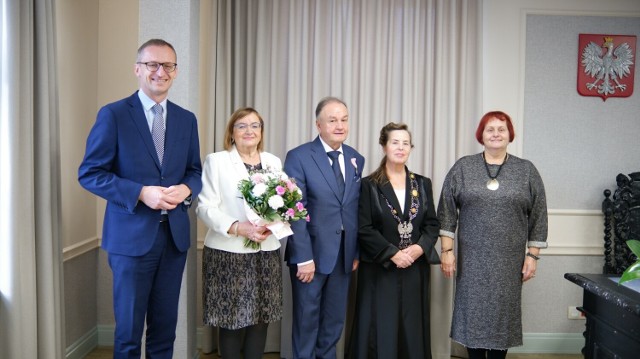 W sali ślubów USC w Pruszczu mieszkańcy świętowali jubileusze wieloletniego pożycia małżeńskiego