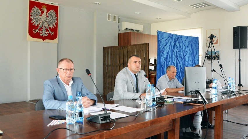 Absolutorium i dyskusja o stanie dróg na sesji w gminie Wielgomłyny