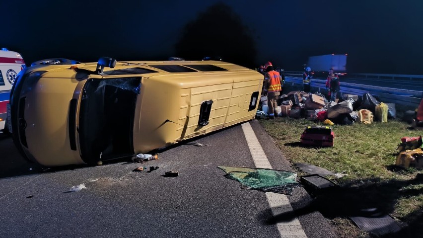 Wypadek z udziałem busa  na autostradzie A4 koło Tarnowa,...