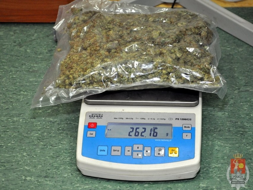 Dwóch mężczyzn zatrzymanych za posiadanie 2 kilogramów marihuany