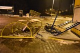 Wypadek w Zabrzu. Autobus zniszczył przystanki autobusowe w Rokitnicy [ZDJĘCIA]