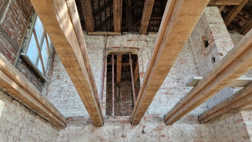 Remont zabytkowego budynku w Dziewkowicach pochłonie 1 mln zł. Mieszkańcy pomogli w zdobyciu pieniędzy