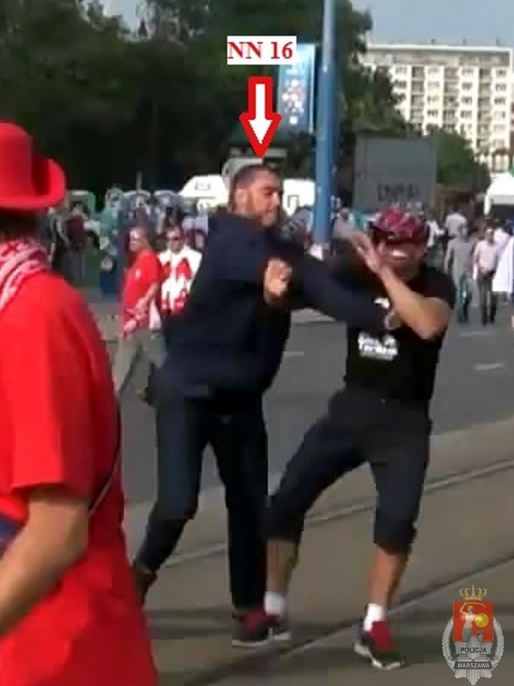 Policja szuka zadymiarzy z Euro 2012. Sprawdź, czy ich rozpoznajesz! [ZDJĘCIA]