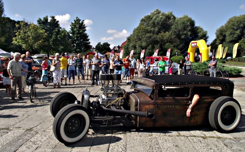 W Zbąszyniu gościło takie cudo.Ford z 1930 roku.Fot. Dorota...