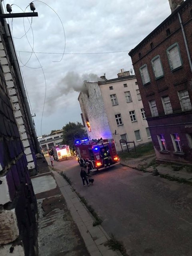 Pożar budynku mieszkalnego na Oruni w Gdańsku