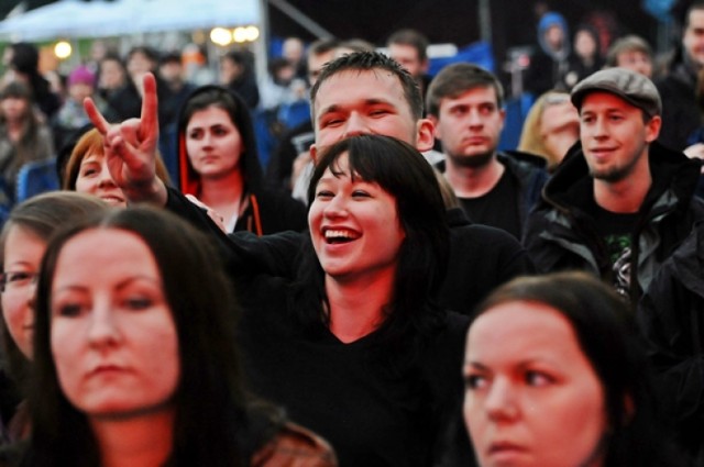 Zabawa na Juwenaliach PW 2014 mimo deszczu i błota