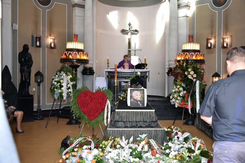 Pogrzeb Leszka Jóźwika w Legnicy. Żegnały go setki osób [ZDJĘCIA]