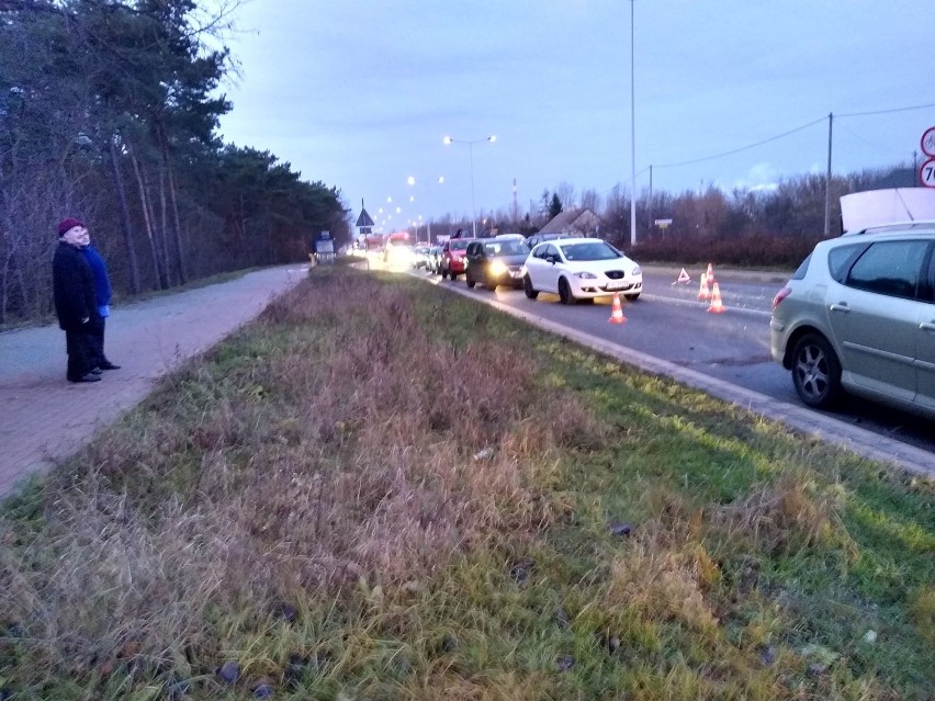 Wypadek z udziałem trzech samochodów na Toruńskiej we Włocławku [zdjęcia]