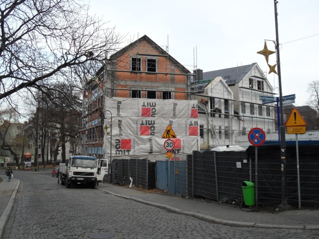 W 2012 roku zakonczyła się budowa biurowca na ulicy Strzeleckiej w Tarnowskich Górach