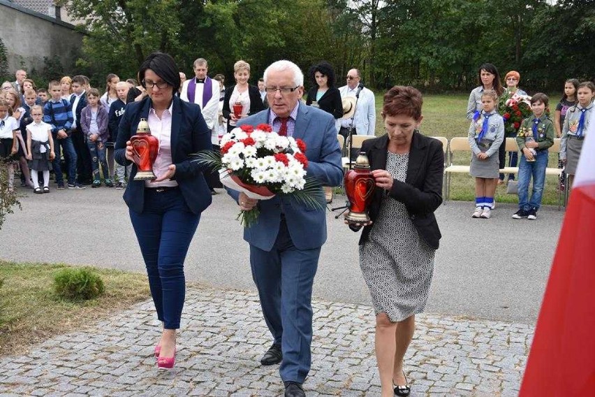 Uroczystości patriotyczne w Janowie i Poniku ZDJĘCIA