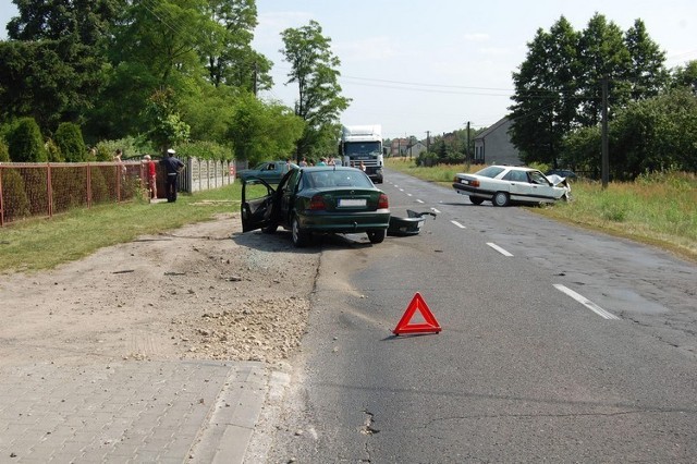 Policjanci wyjaśniają okoliczności wypadku  w Stanisławicach w gm. Gidle.  
-&nbsp;18-letni kierujący oplem vectrą podczas skręcania w lewo zderzył się z audi, którego kierowca właśnie wyprzedzał opla - mówi Aneta Komorowska z  KPP w Radomsku.