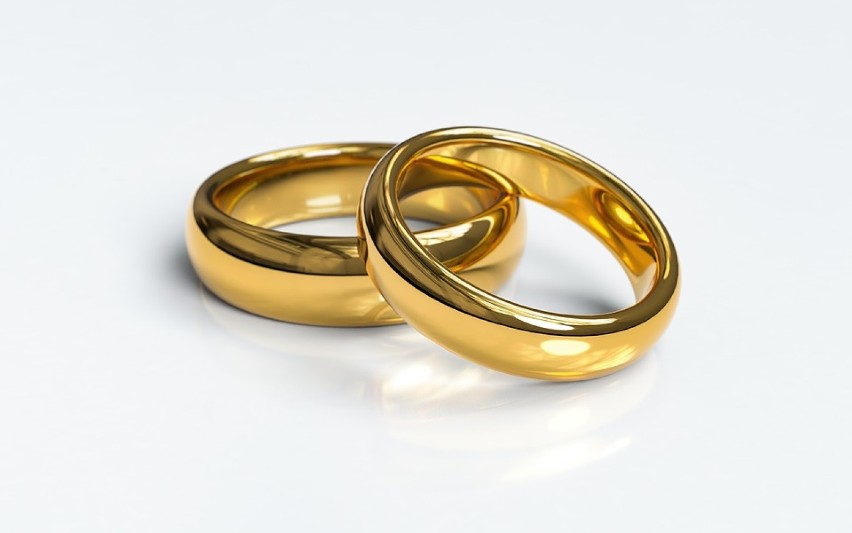 Ślub kościelny 2020: Duże zmiany. Ksiądz wypyta o impotencję i zmianę płci. Może nawet zablokować zawarcie małżeństwa