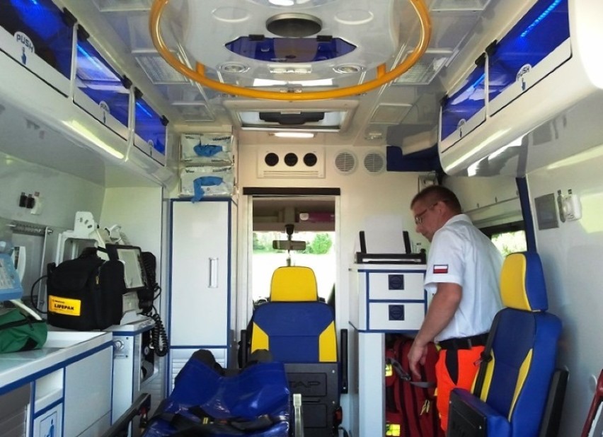 W ostatnich miesiącach nowe ambulansy dostali ratownicy w...
