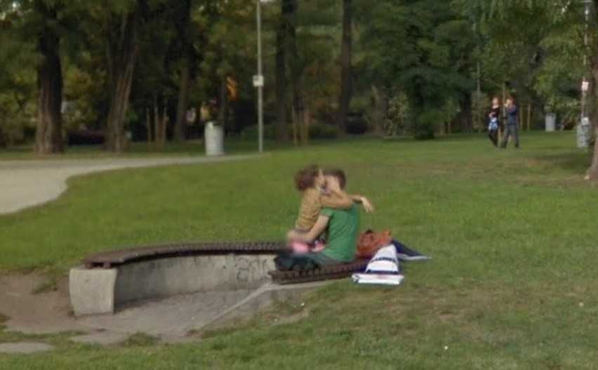 Zdjęcia wykonane przez samochód Google Street View w Polsce i za granicą