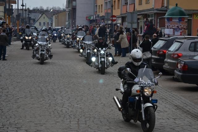 Rozpoczęcie sezonu motocyklowego. Najpierw modlitwa i święcenie, a później parada ulicami Bytowa