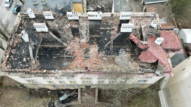 Trwa częściowa rozbiórka dawnej siedziby szpitala MSWiA przy ulicy Ogrodowej w Kielcach. 

Zobacz zdjęcia >>>