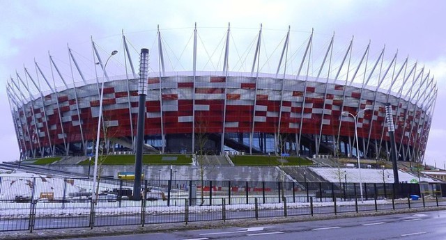 http://pl.wikipedia.org/w/index.php?title=Plik:Stadion_Narodowy_w_Warszawie_20120122.jpg&filetimestamp=20120203114807