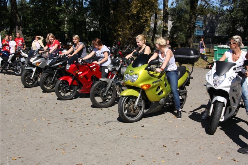 Podczas jednej takiej tury wokół bloku, zaczęła zastanawiać...