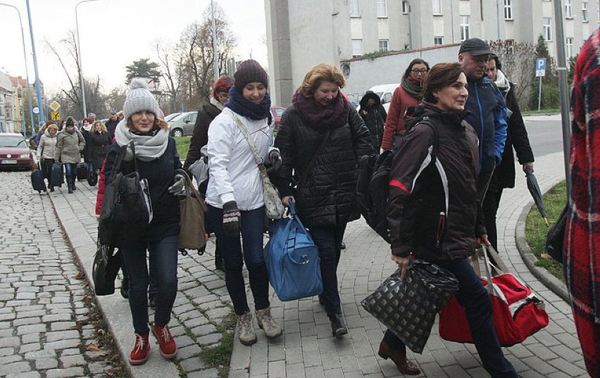 Legniczanie pojechali protestować do Warszawy {ZDJĘCIA]