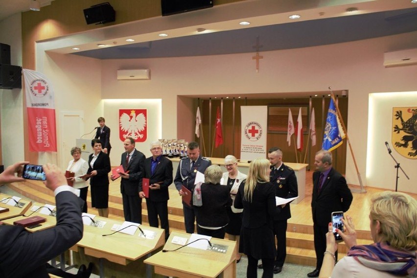 Malbork-Gdańsk. Nagrodzeni podczas Pomorskiej Gali 100-lecia Polskiego Czerwonego Krzyża