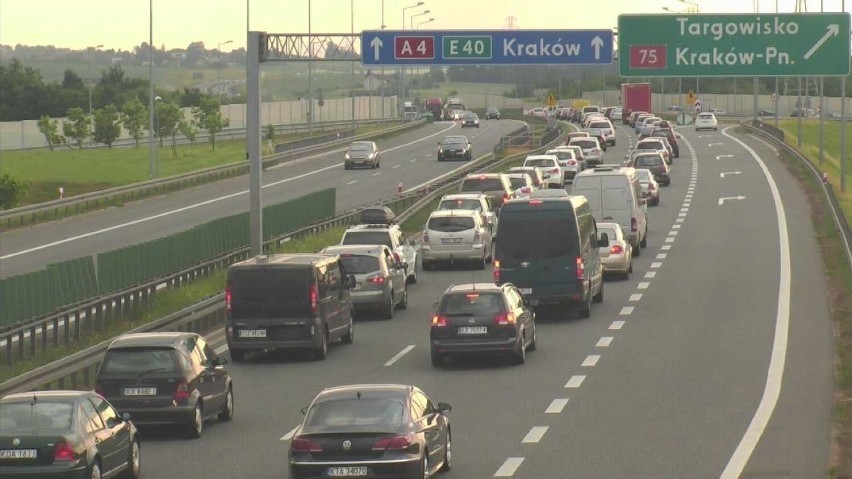 Natężenie ruchu na autostradzie A4 oraz drogach krajowych nr...