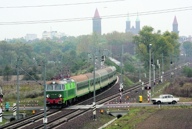 Pociągi osobowe z Legnicy do Lubina nie cieszyły się powodzeniem, bo jeździły zbyt wolno