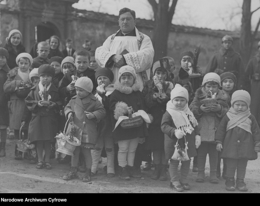 Święcenie pokarmów w Niepołomicach, 1932 rok