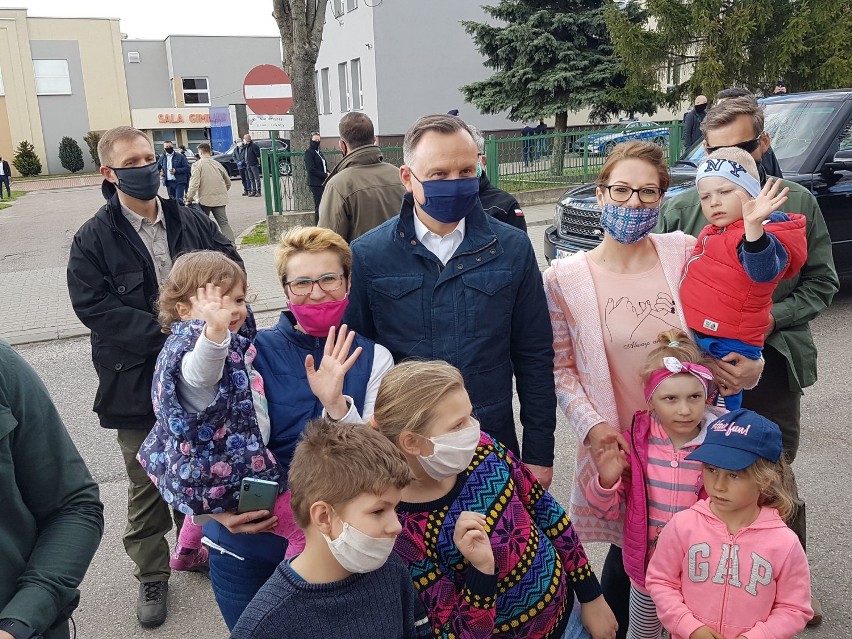 Prezydent Andrzej Duda w Biebrzańskim Parku Narodowym. Medale dla naszych strażaków! ZDJĘCIA [4.05.2020]