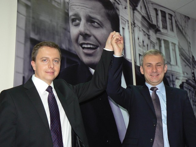Grzegorz Napieralski w nocy z niedzieli na poniedziałek rozpoczął kampanię Dariusza Jońskiego przed II turą wyborów prezydenckich w Łodzi.