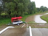 Powódź na Powiślu Dąbrowskim. Strażacy wciąż wypompowują wodę. W kilku miejscowościach nadal występują podtopienia [ZDJĘCIA]