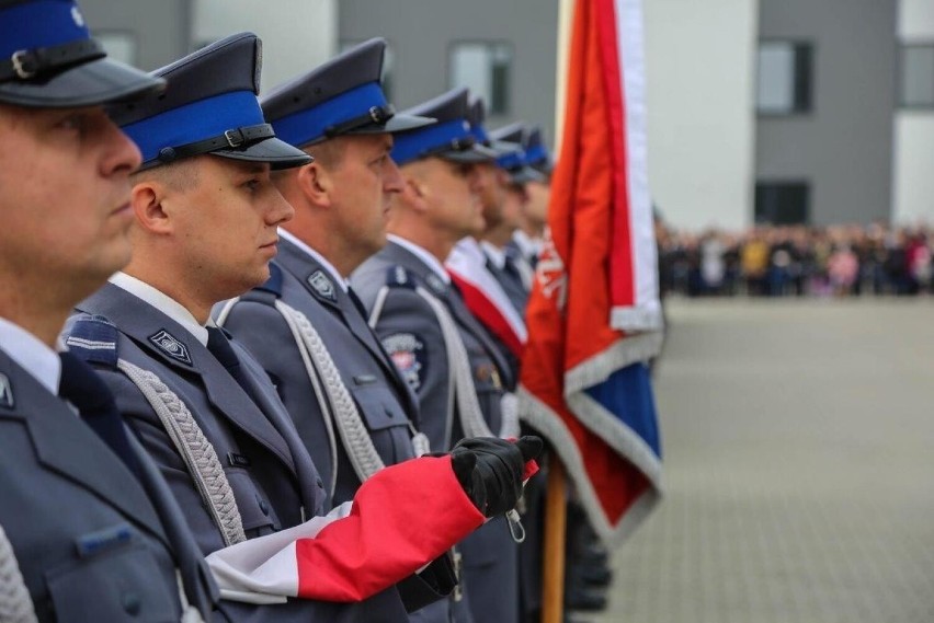 Kraków. 100 nowych policjantów przyjęło ślubowania