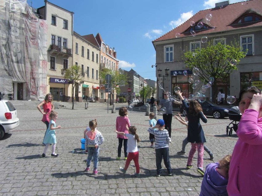 Dzień Godności Osób Niepełnosprawnych ożywił dziś gnieźnieński Rynek [FOTO]