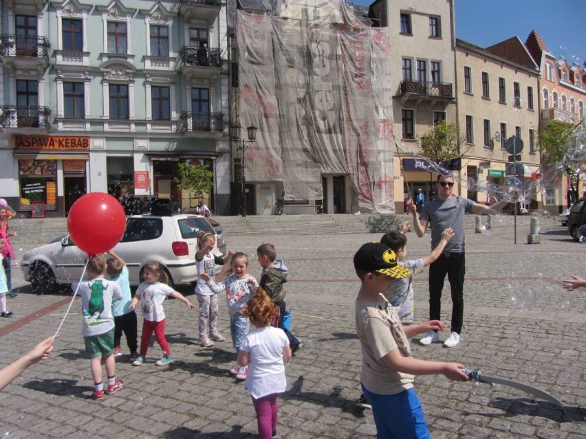 Dzień Godności Osób Niepełnosprawnych ożywił dziś gnieźnieński Rynek [FOTO]