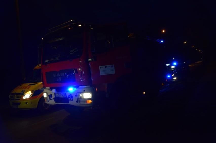 Wypadek w Czechach pod Zduńską Wolą. Dachował samochód AKTUALIZACJA