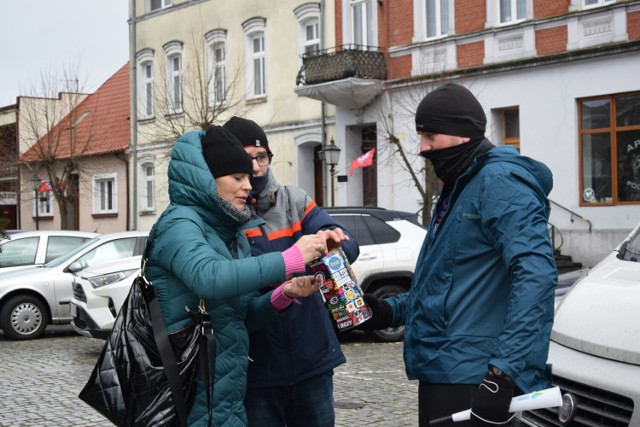 WOŚP 2022. IX (O)błędny Bieg Orkiestrowy i wolontariusze na ulicach. "Przejrzyj na oczy". Jak ciężkie będą ich puszki?