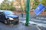 Poznań: Na Grunwaldzkiej zderzyły się dwa samochody osobowe i tramwaj [ZDJĘCIA]