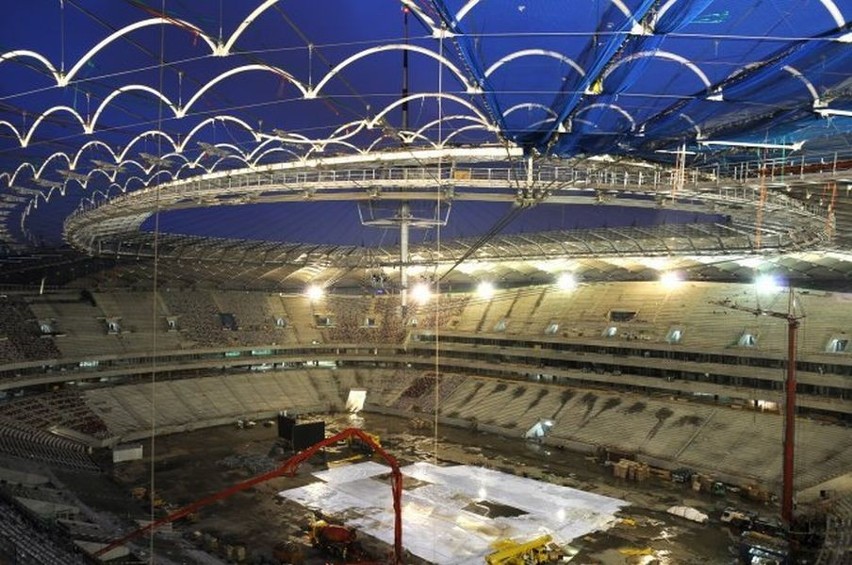 Budowa Stadionu Narodowego w nocy - zobacz najnowsze zdjęcia!