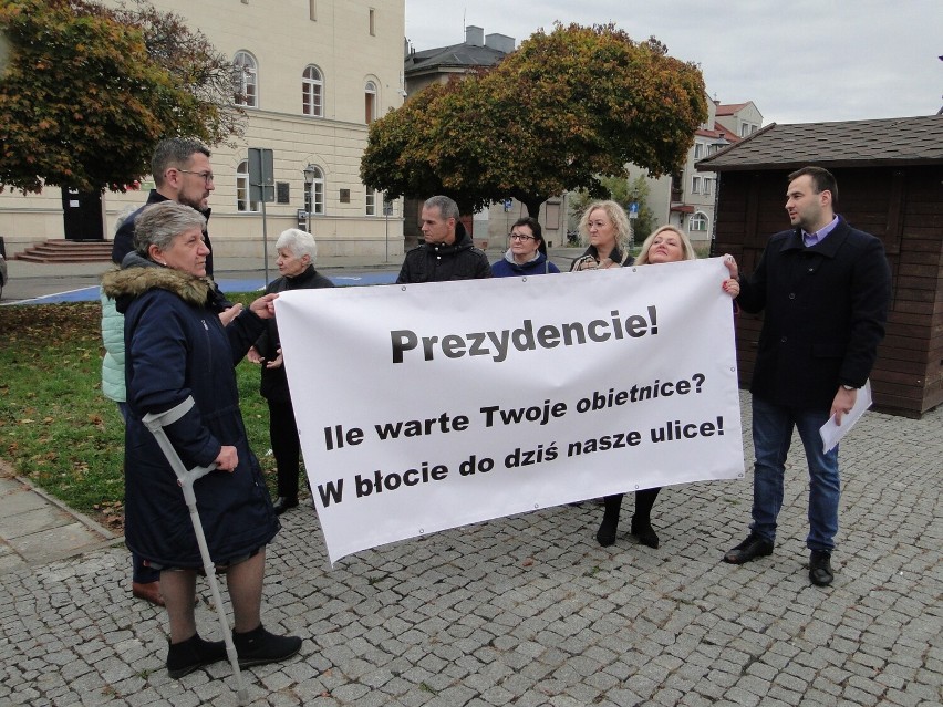 Awantura o modernizację ulicy Zgodnej i Piwnej w Radomiu. Mieszkańcy domagają się remontu. Zobacz zdjęcia