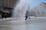 Kurtyny wodne na Rynku Kościuszki w Białymstoku już działają (zdjęcia)