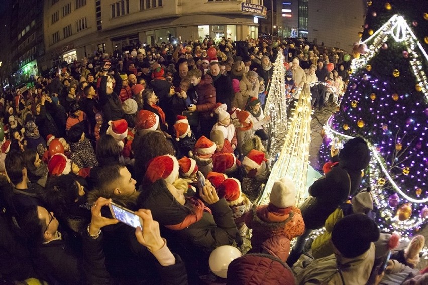 YouTuber Blowek będzie gościem mikołajkowej imprezy w centrum Sosnowca. Kiedy otwarcie Manufaktury Świętego Mikołaja?