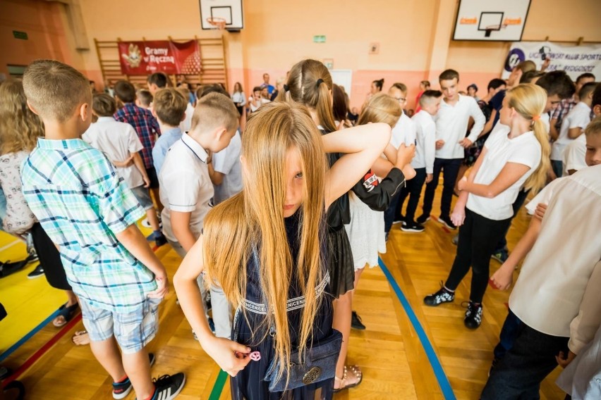 2. września pierwszy dzwonek zabrzmiał także w szkole...