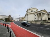 Odmieniony plac Trzech Krzyży w Warszawie w ogniu krytyki. Mieszkańcy: mamy kolejne ulice, które wyglądają jak plac manewrowy