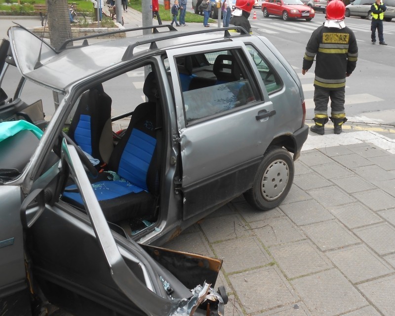 Zderzenie dwóch aut na Grochowskiej