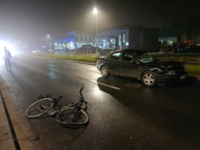 21-letni kierowca, który 13 listopada potrącił rowerzystę na przejeździe rowerowym przez Szosę Chełmińską, musiał jechać ze znaczną prędkością