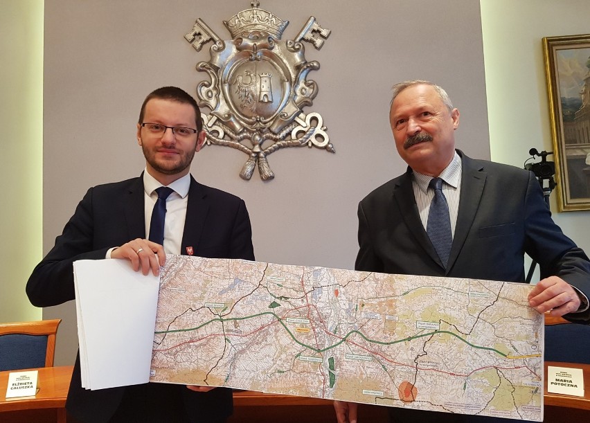 Burmistrz Bartosz Kaliński i Andrzej Kollbek, dyrektor ds....