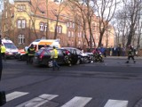 Wypadek na Grunwaldzkiej: Zderzenie dwóch aut. Nie jeździły tramwaje [ZDJĘCIA]