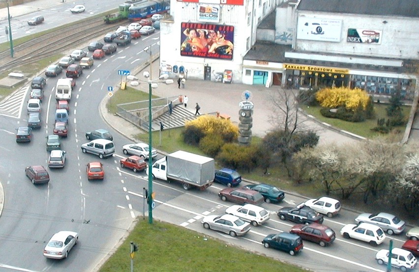 Taki był Poznań 21 lat temu. 


Kolejne zdjęcie --->