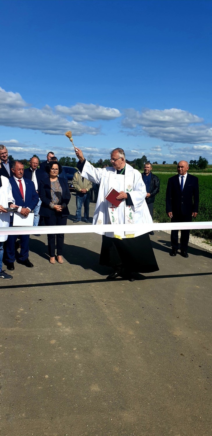 Przebudowano pół kilometra drogi w Czerlinie w gminie Gołańcz. Odbyło się jej uroczyste otwarcie 