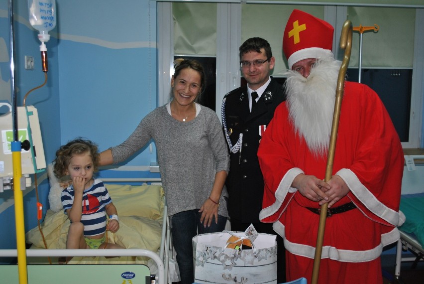 OSP Żarki odwiedziła chore dzieci w Centrum Zdrowia Dziecka w Katowicach [ZDJĘCIA]